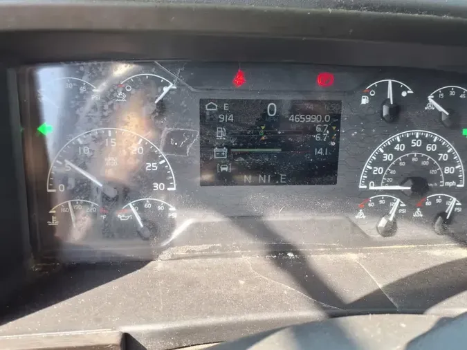 2020 VOLVO VNR64T-640