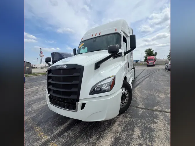 2020 Freightliner Cascadia 126