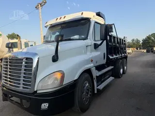2015 FREIGHTLINER CASCADIA 125