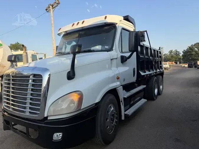2015 FREIGHTLINER CASCADIA 125f6f347e8c4a6319bded2a5ba3c2b0470
