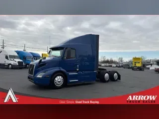 2021 VOLVO VNR640
