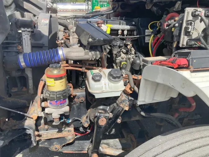 2020 FREIGHTLINER M2 106