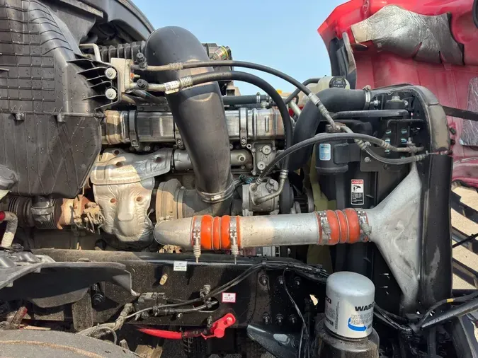 2021 FREIGHTLINER Cascadia 126