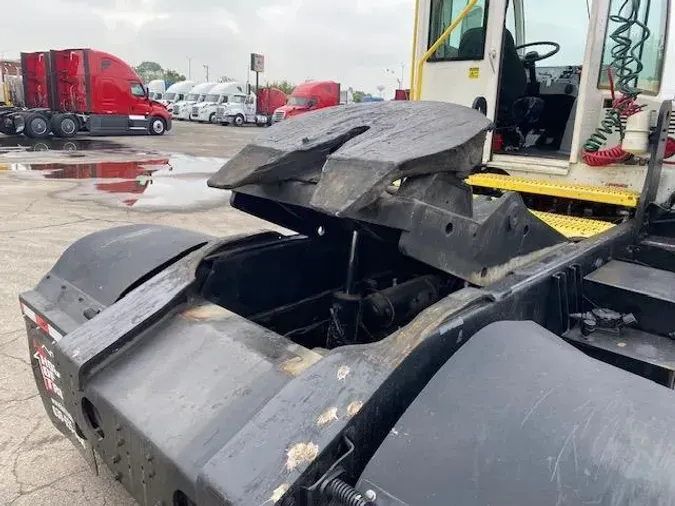 2022 AutoCar ACTT42