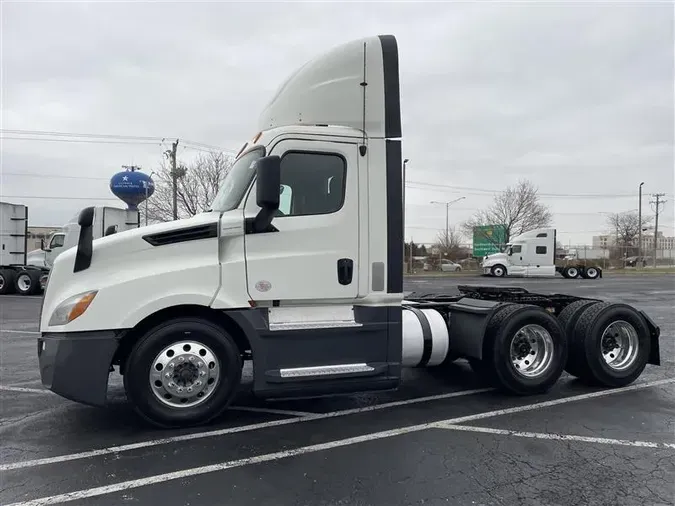 2020 FREIGHTLINER CA126