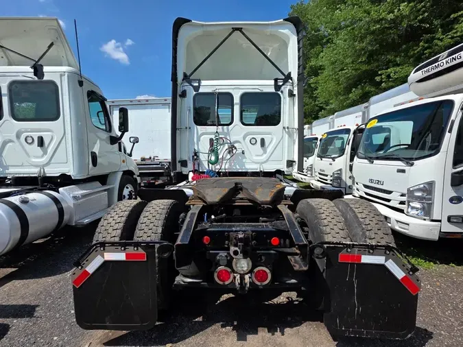 2019 FREIGHTLINER NEW CASCADIA 126