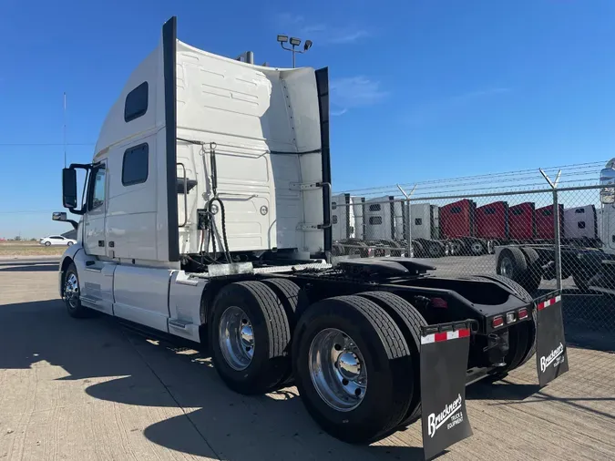 2023 VOLVO VNL64T860