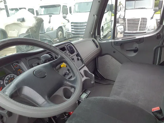 2018 FREIGHTLINER/MERCEDES M2 106