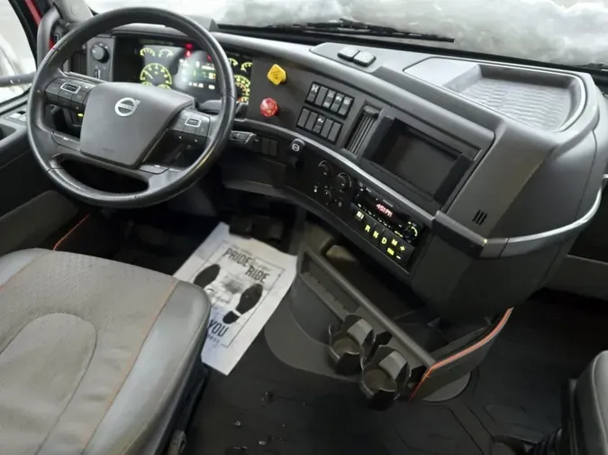 2024 VOLVO VNL64T860f708cf3b60efaccc9e3ae9933935b2a3