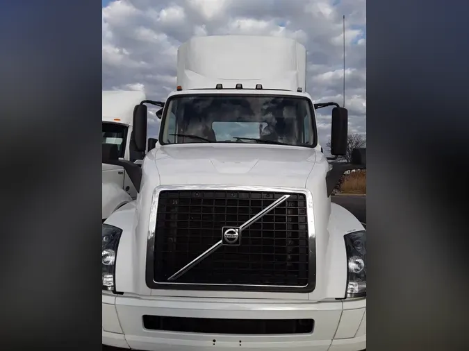 2017 VOLVO VNL64TRACTOR