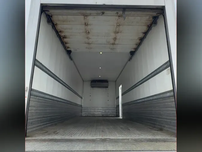 2016 FREIGHTLINER M2 106
