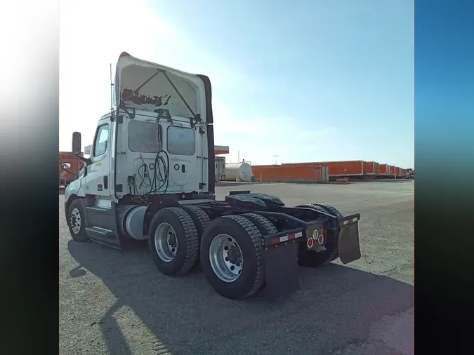 2020 Freightliner Cascadia 126