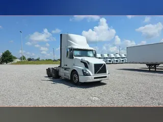 2018 Volvo VNL300