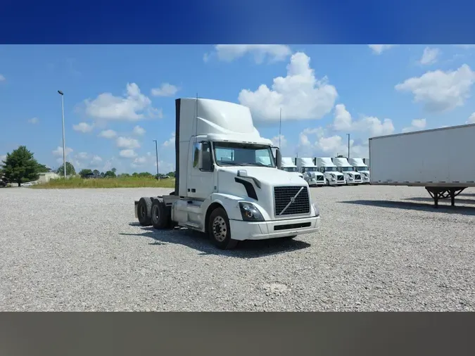 2018 Volvo VNL300f7130035b67c4e0443665dd9e3de3792
