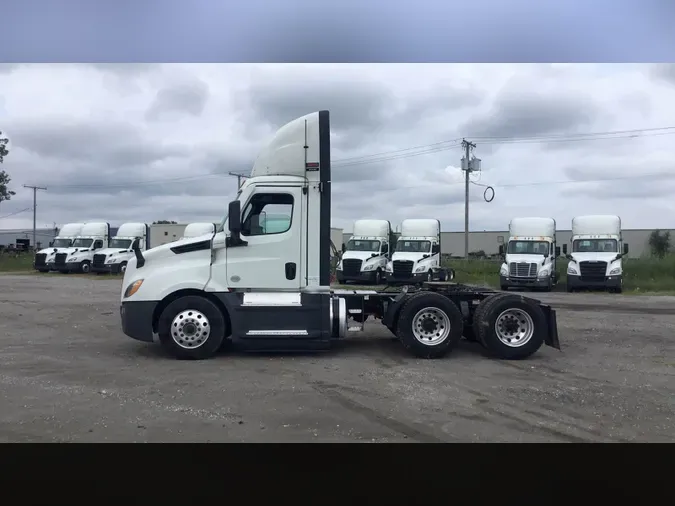 2021 Freightliner Cascadia 126f7172ba01b55c5c7ca24a4ab9ecf2531