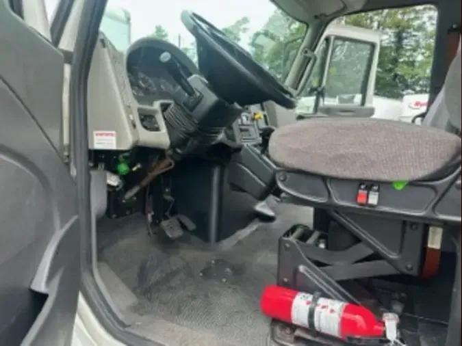 2019 NAVISTAR INTERNATIONAL 4300