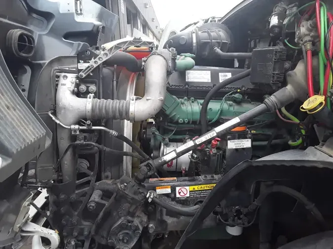 2019 VOLVO VNR42T 300
