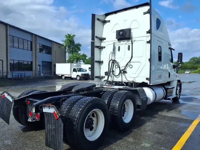 2020 FREIGHTLINER CASCADIA 125