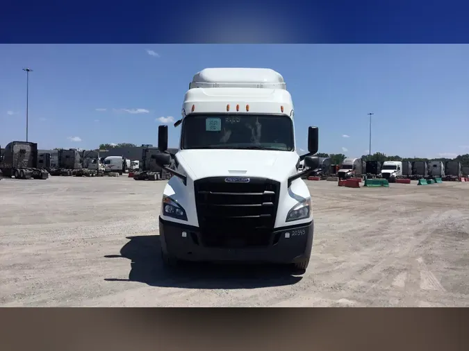 2020 Freightliner Cascadia 126