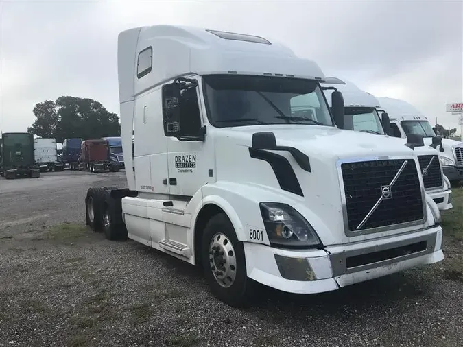 2013 VOLVO VNL670