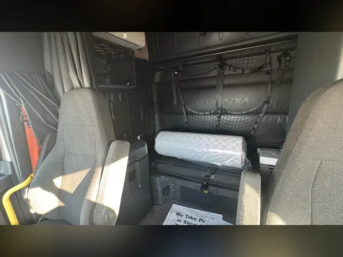 2024 Freightliner Cascadia 126f73952481d9fc020c0e7b05ae00fb933