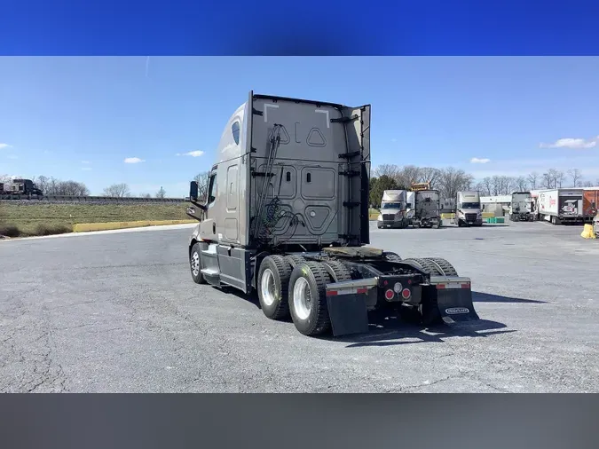 2024 Freightliner Cascadia 126