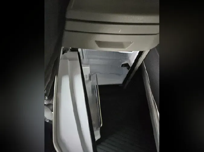 2025 VOLVO VNL64T860