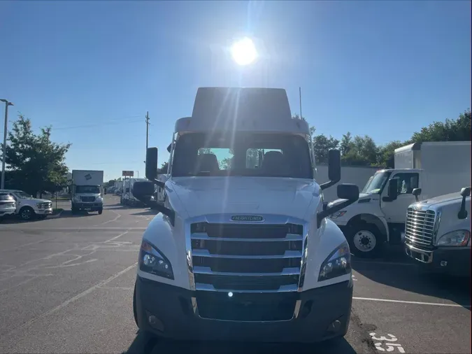 2021 Freightliner Cascadiaf743ed657e3870bbbd8fe22a46c2aff8