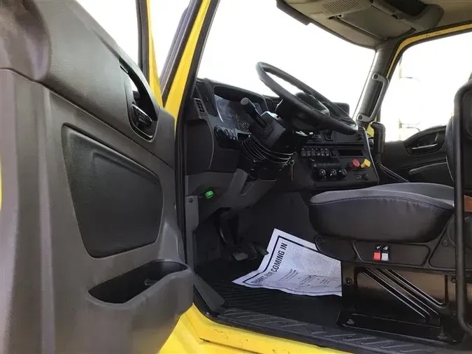 2018 INTERNATIONAL RH613