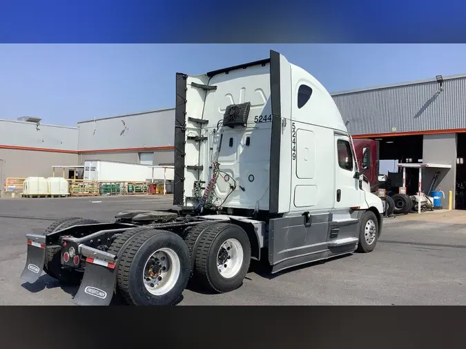 2022 Freightliner Cascadia 126