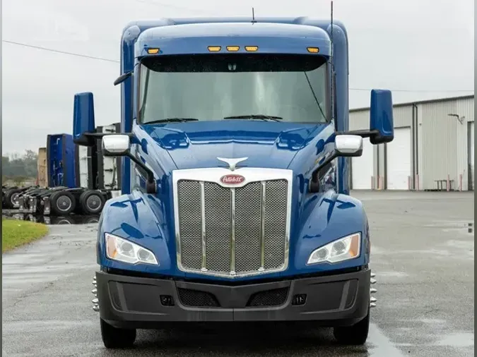 2022 PETERBILT 579