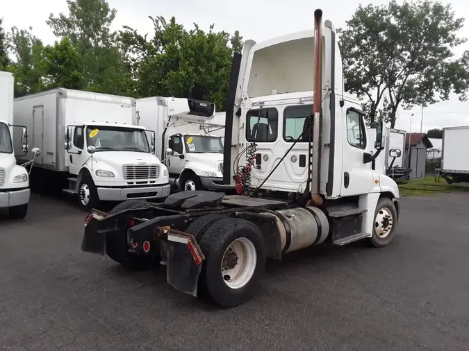 2013 FREIGHTLINER/MERCEDES CASCADIA 125f75463a28f4a4f4f8049cd0697120e92