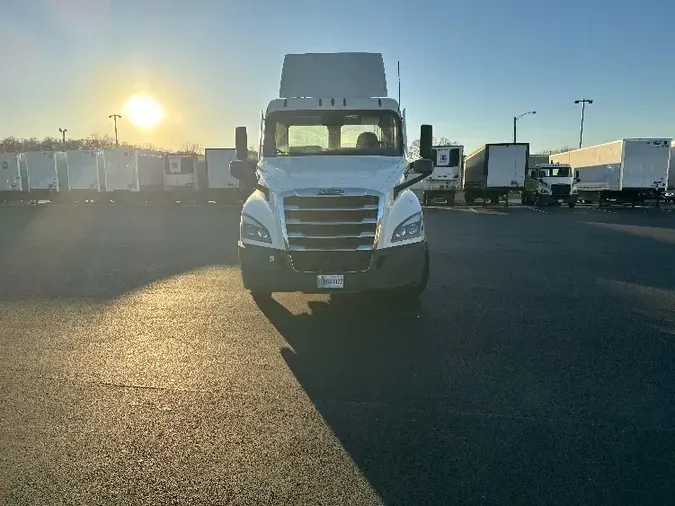 2020 Freightliner T12664ST