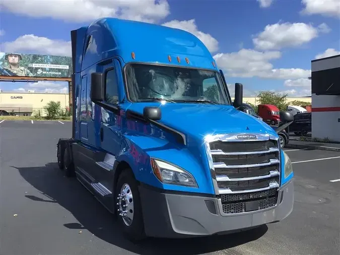 2021 FREIGHTLINER CA126