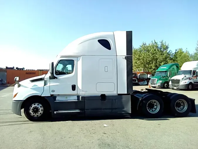 2022 Freightliner Cascadia 126