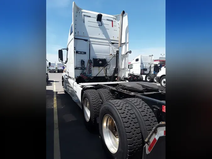 2018 VOLVO VNL64TRACTOR