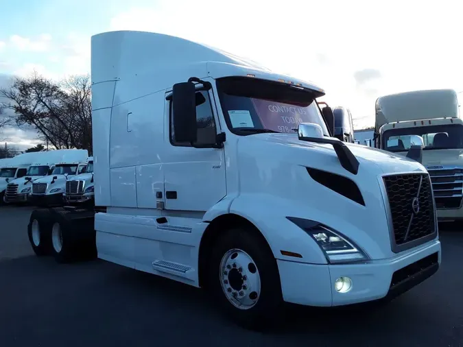 2020 VOLVO VNR64T-640