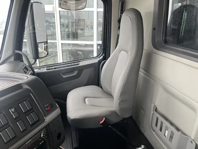 2026 VOLVO VHD64B300