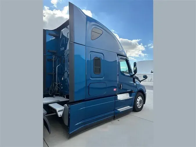 2021 FREIGHTLINER CA126