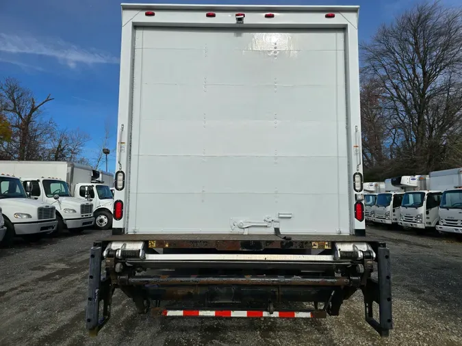 2016 FREIGHTLINER/MERCEDES M2 106