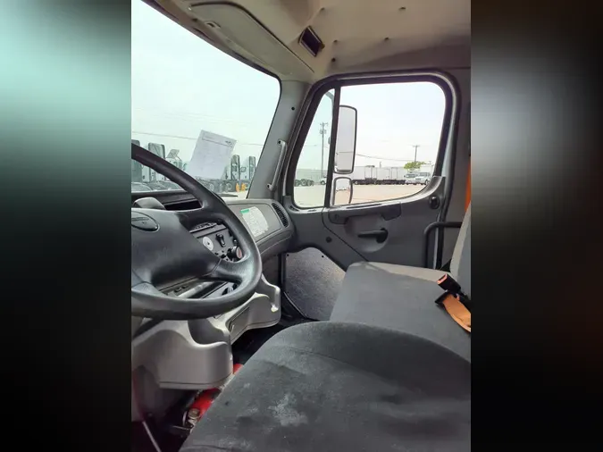 2018 FREIGHTLINER/MERCEDES M2 106
