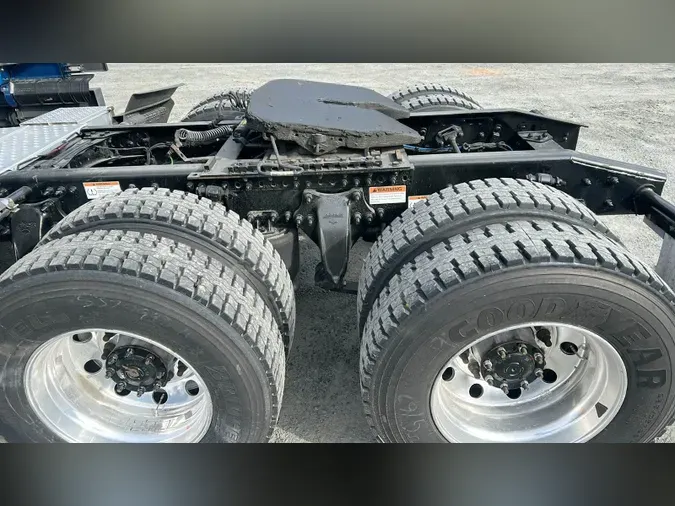 2022 Freightliner Cascadia 126