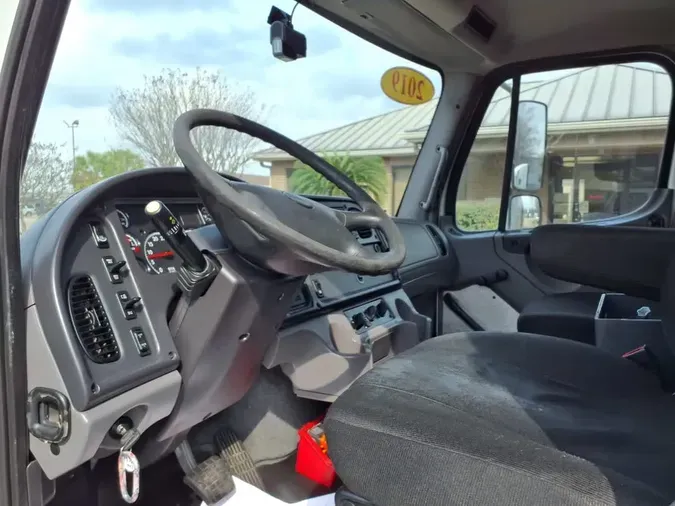 2019 FREIGHTLINER/MERCEDES M2 106