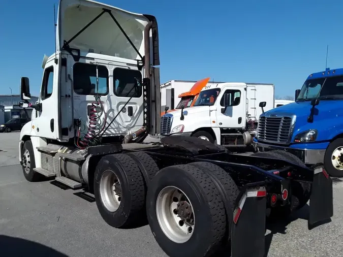 2017 FREIGHTLINER/MERCEDES CASCADIA 125