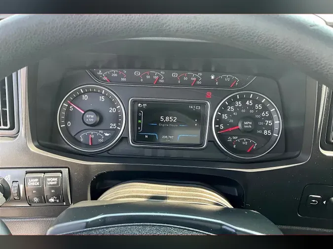 2022 INT LT625 6x4
