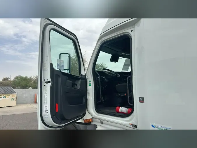 2023 Freightliner Cascadia 126f76f155e6d6cf4e4060c7af7df77ae56