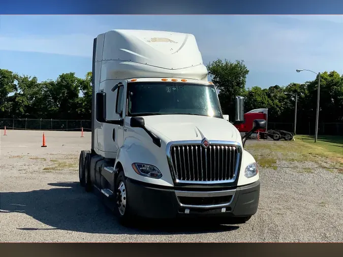 2022 INT LT625 6x4