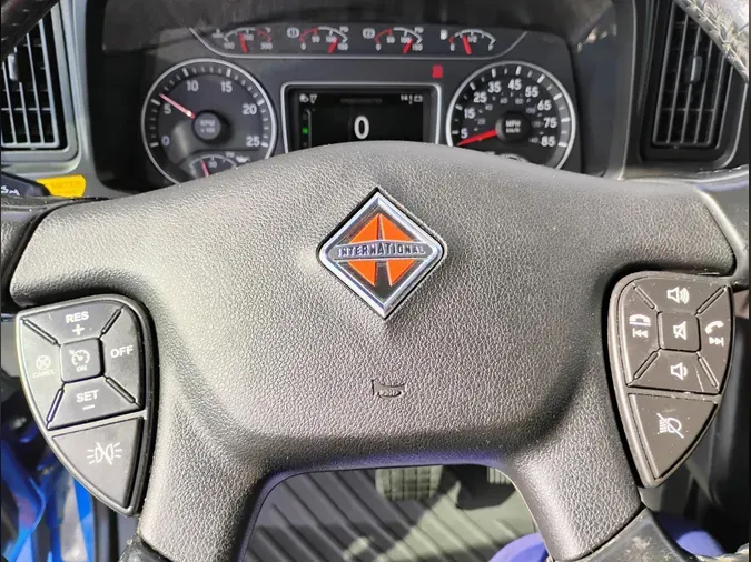 2022 International LT625