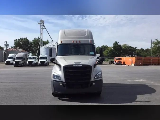 2023 Freightliner Cascadia 126