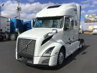 2019 VOLVO VNL760